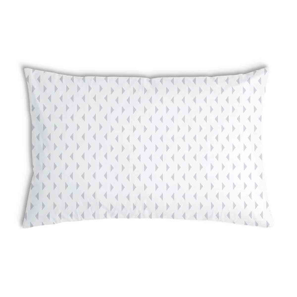Almohada de salud blanca con triángulos grises