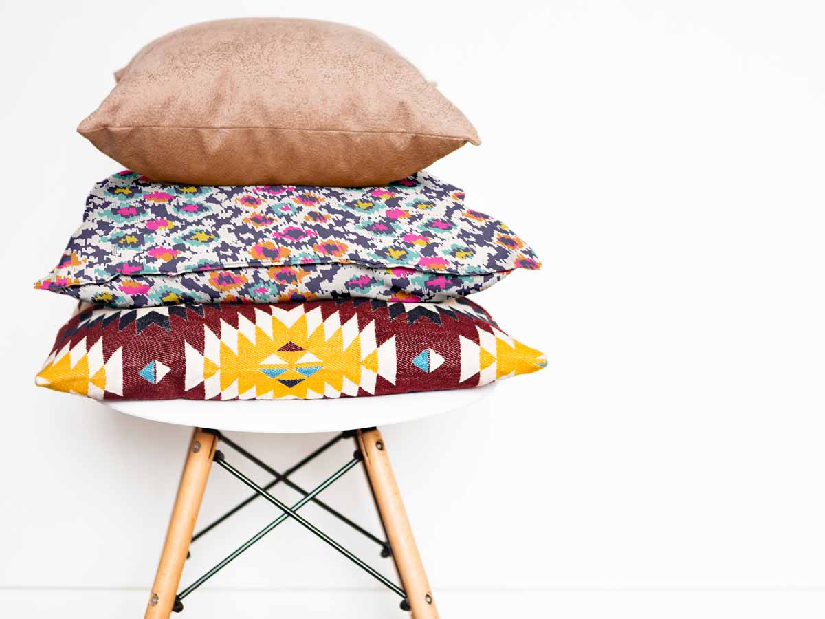 Almohada de salud colorida con estampado de leopardo