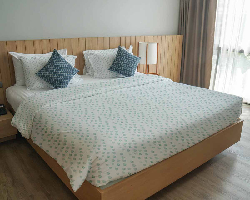 Set de ropa de cama con manta terapéutica y gotas azules