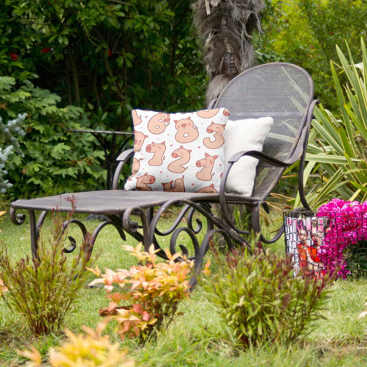 Almohada de salud blanca con números y cerdos