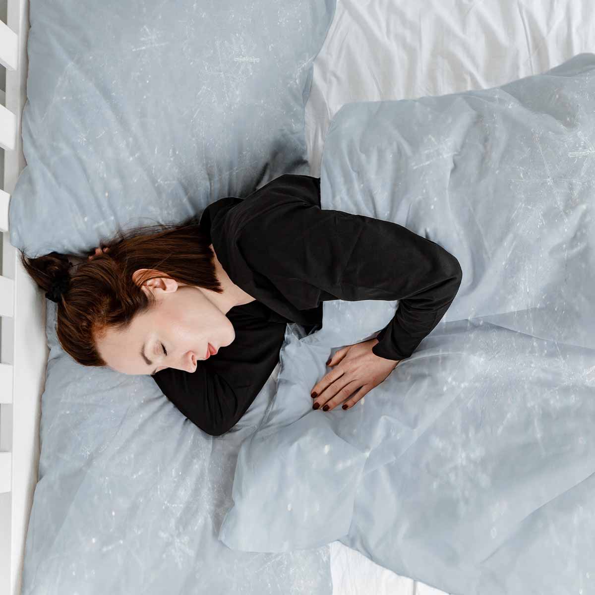 Set de ropa de cama con manta terapéutica gris con copos de nieve