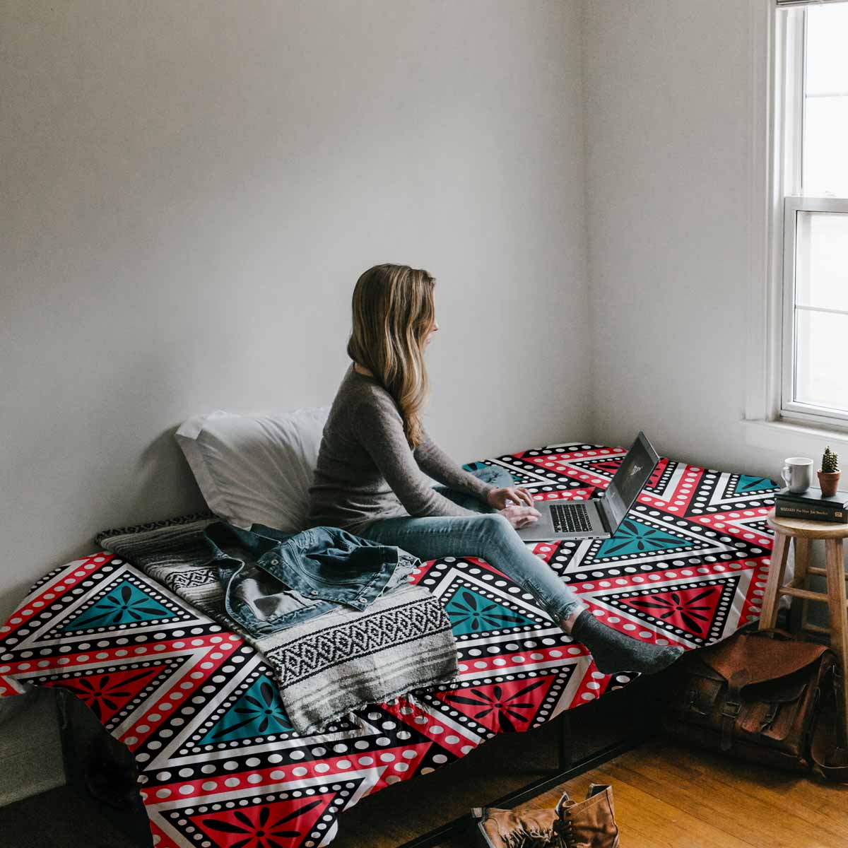Set de ropa de cama con mantas terapéuticas y triángulos de colores