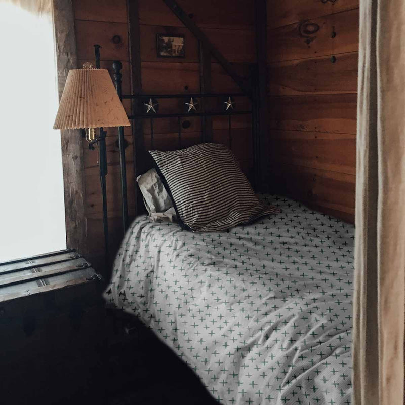 Set de ropa de cama con mantas terapéuticas con cruces verdes