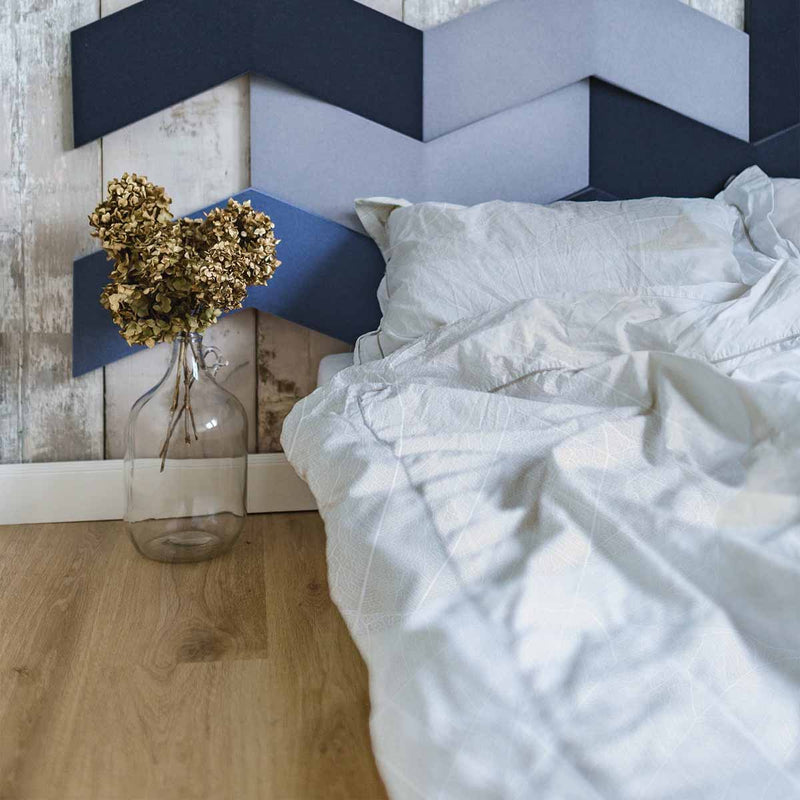 Set de ropa de cama con manta terapéutica gris con patrón blanco