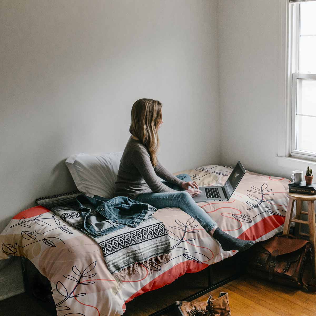 Set de ropa de cama con manta terapéutica beige con rostro abstracto