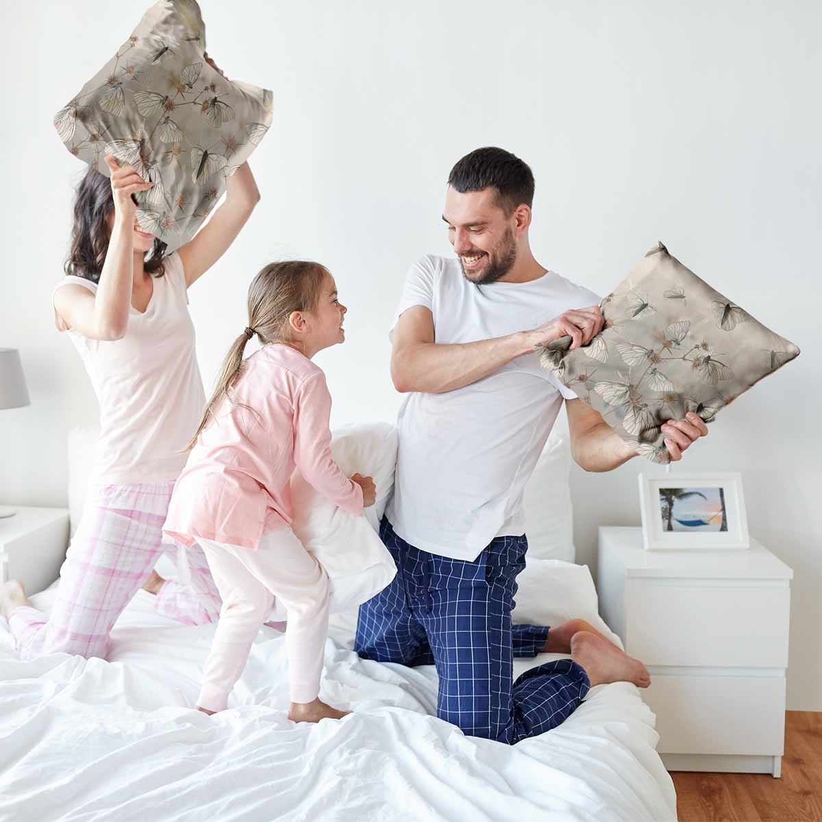 Almohada de salud beige con polillas