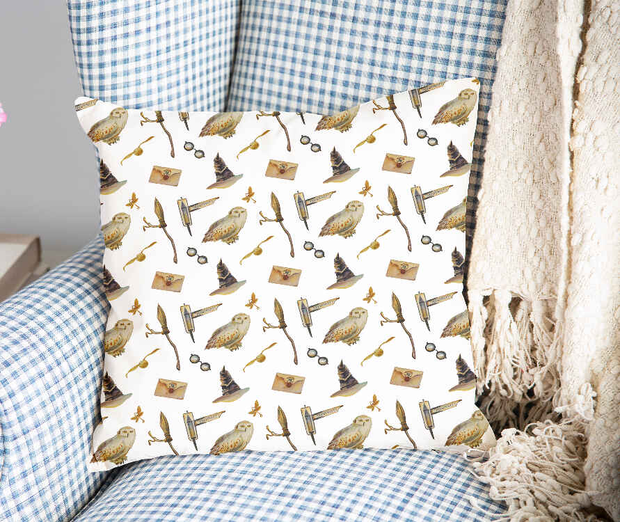 Almohada de salud blanca con búhos