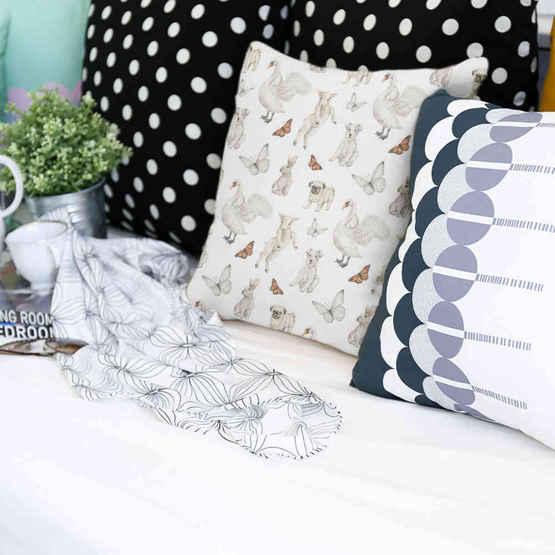 Almohada de salud blanca con animales adorables