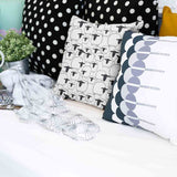 Almohada de salud blanca con ovejas