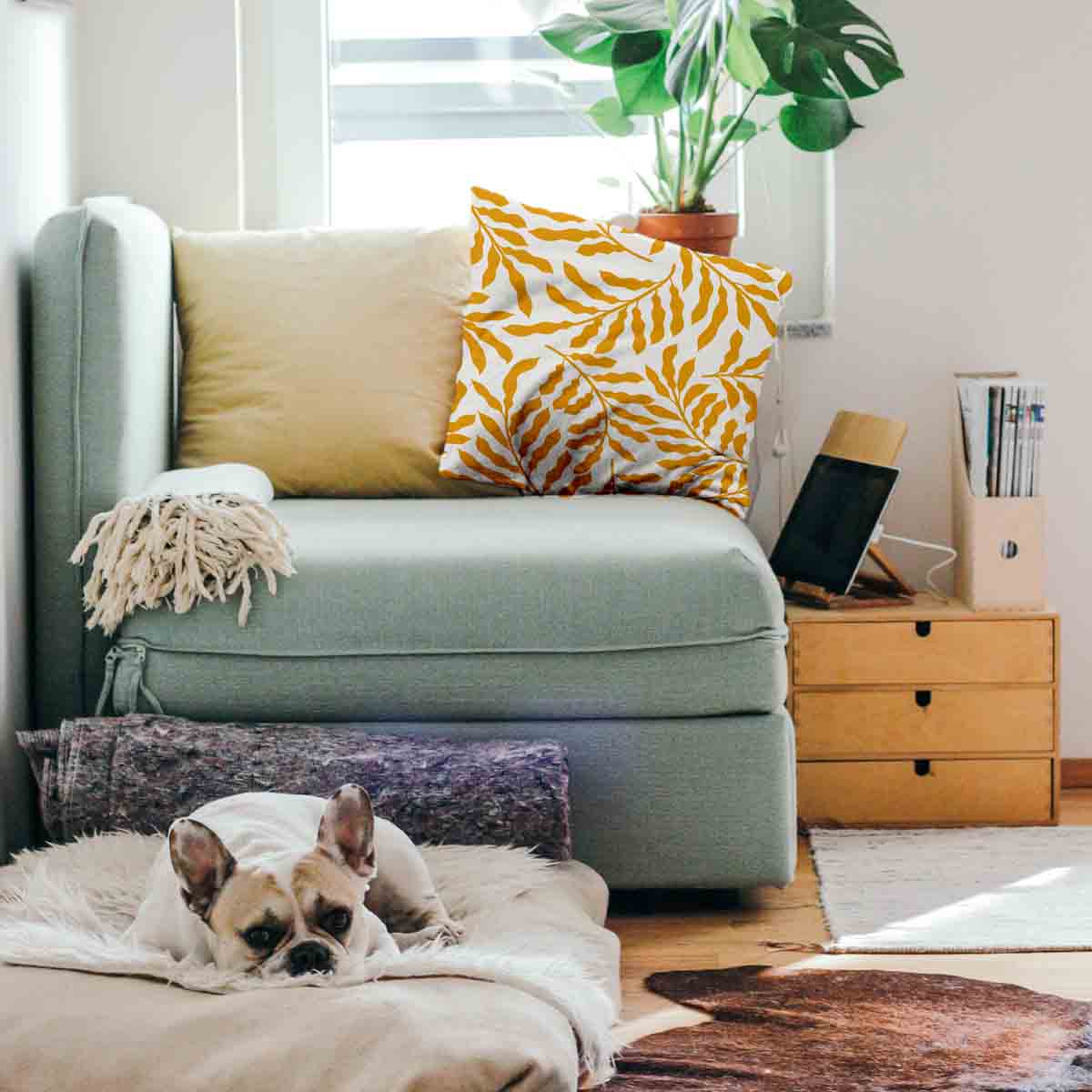 Almohada de salud con ramas amarillas