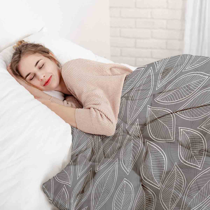 Juego de ropa de cama con manta terapéutica gris con hojas de palma blancas