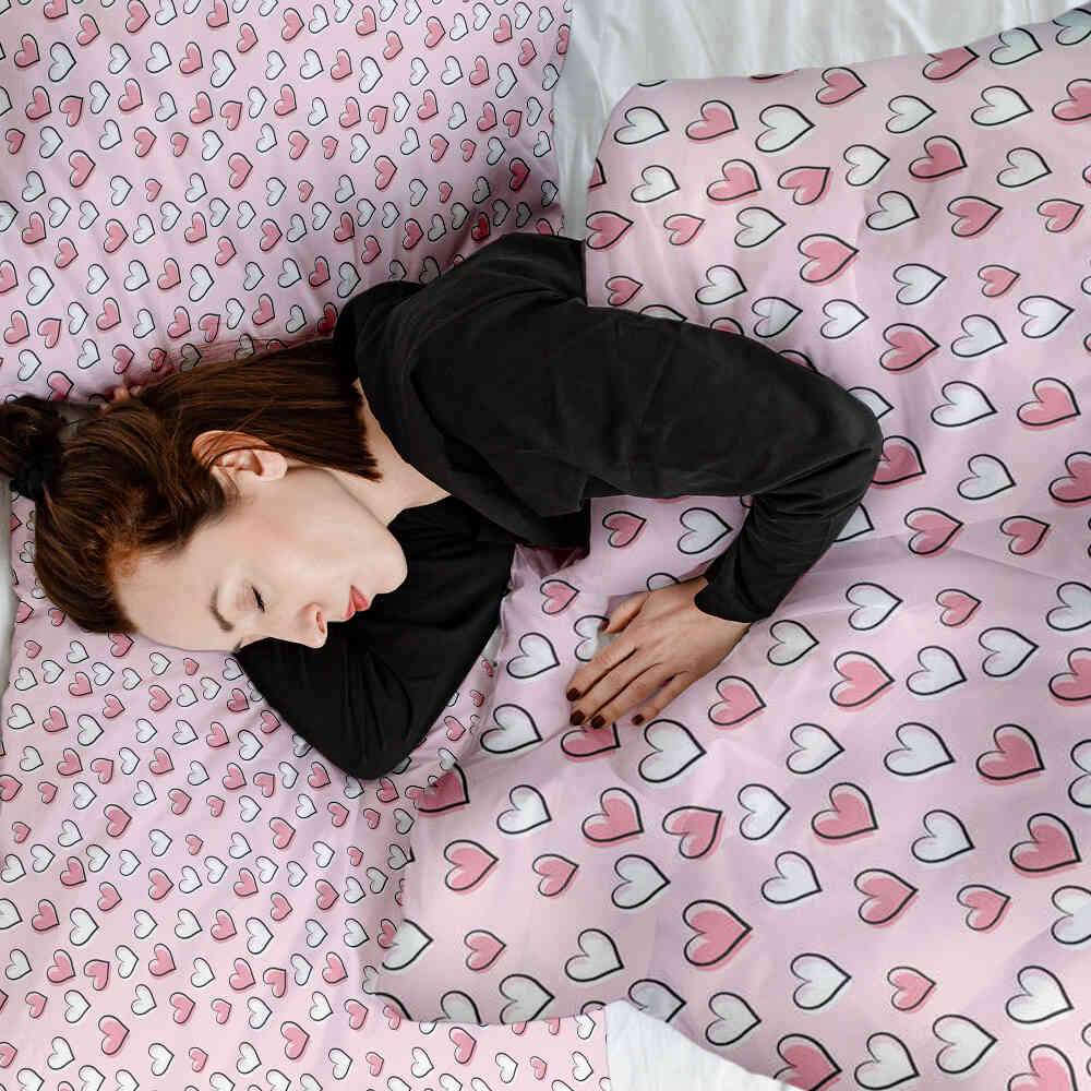Juego de ropa de cama con mantas terapéuticas y corazones dulces