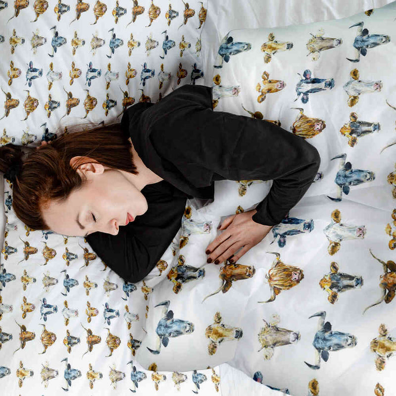 Juego de ropa de cama con mantas terapéuticas blancas con cabezas de toro