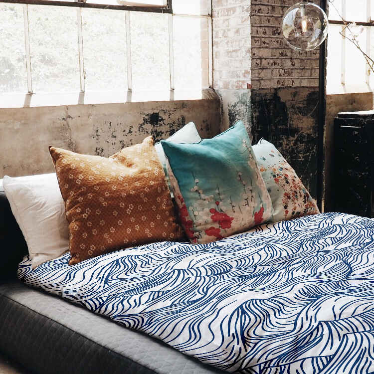 Juego de ropa de cama con manta terapéutica ondas en azul