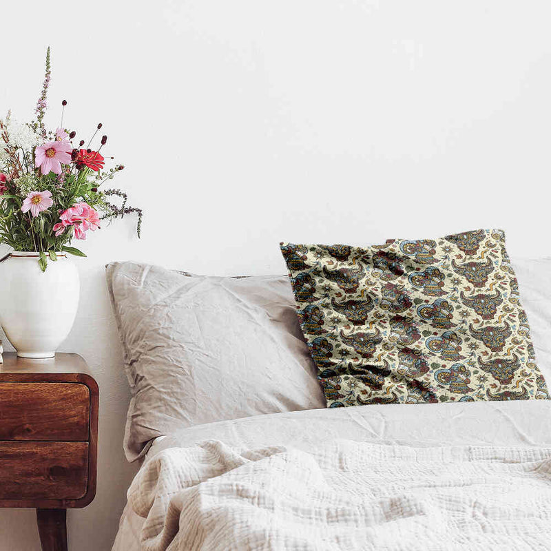Almohada de salud con cabezas de animales coloridas