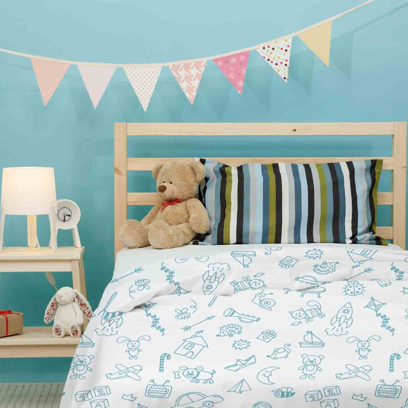 Set de ropa de cama para terapia con mantas blancas y juguetes