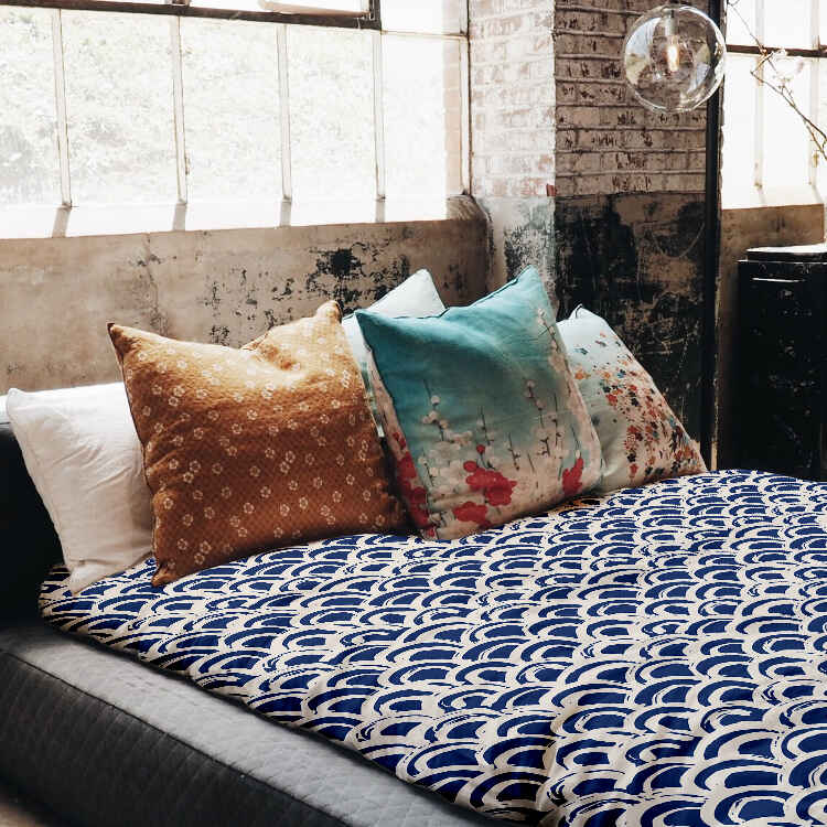 Set de ropa de cama con manta terapéutica patrón de ondas azules