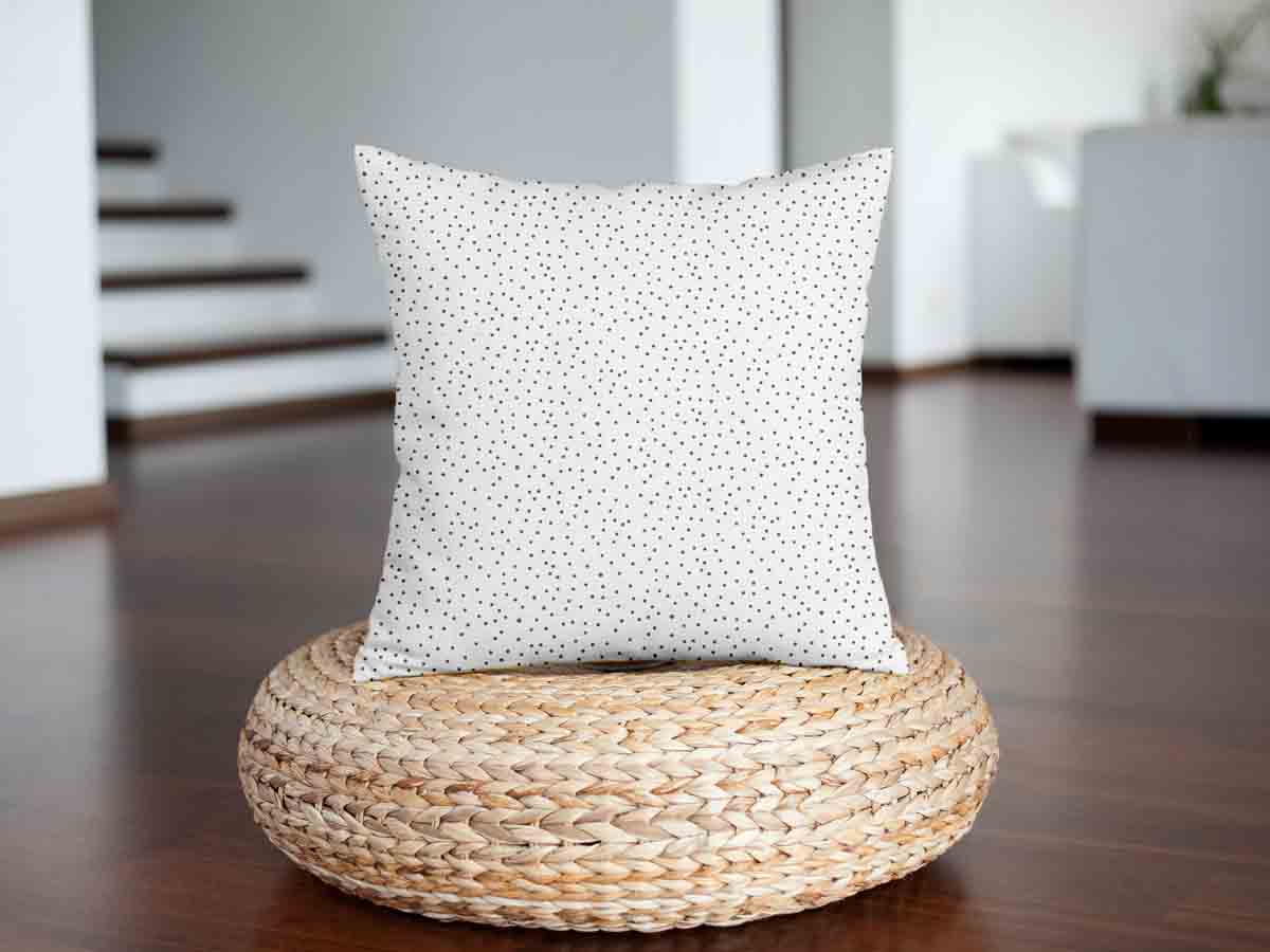 Almohada de salud negra con puntos