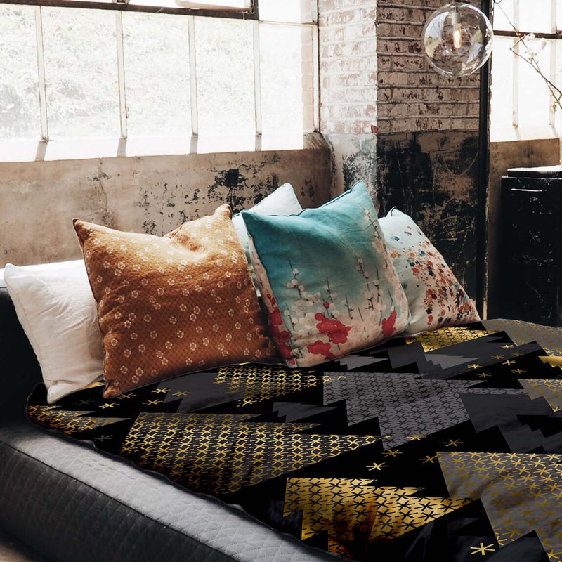 Set de ropa de cama con mantas terapéuticas y árboles de abeto dorados