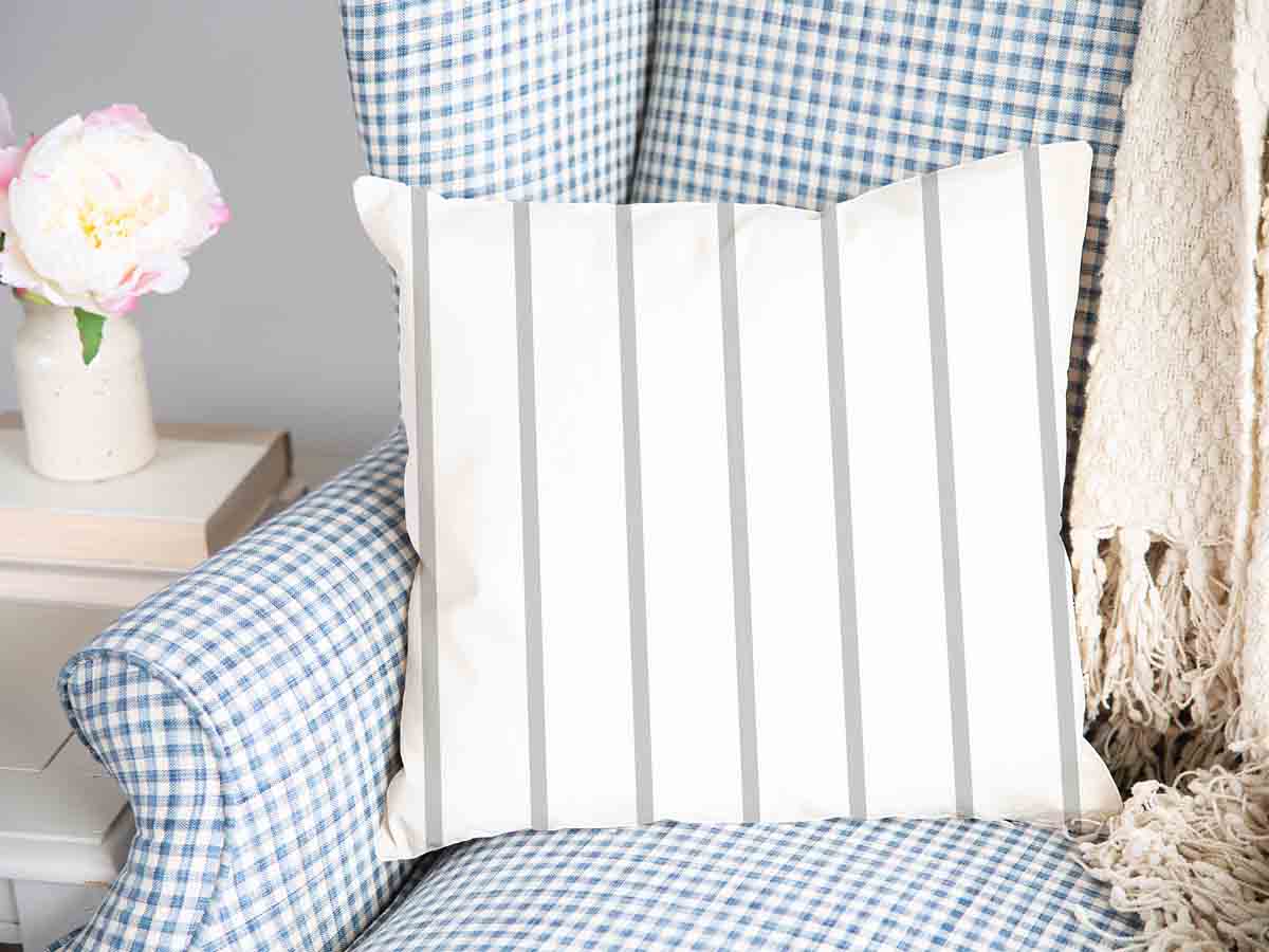 Almohada de salud con rayas gris claro