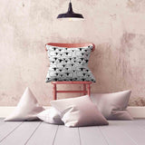 Almohada de salud blanca con ovejas