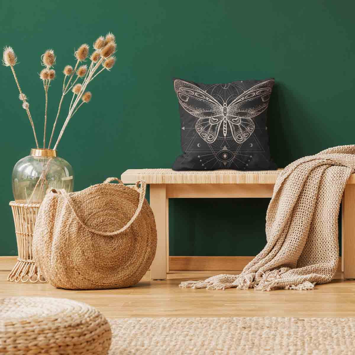 Almohada de salud negra con mariposa