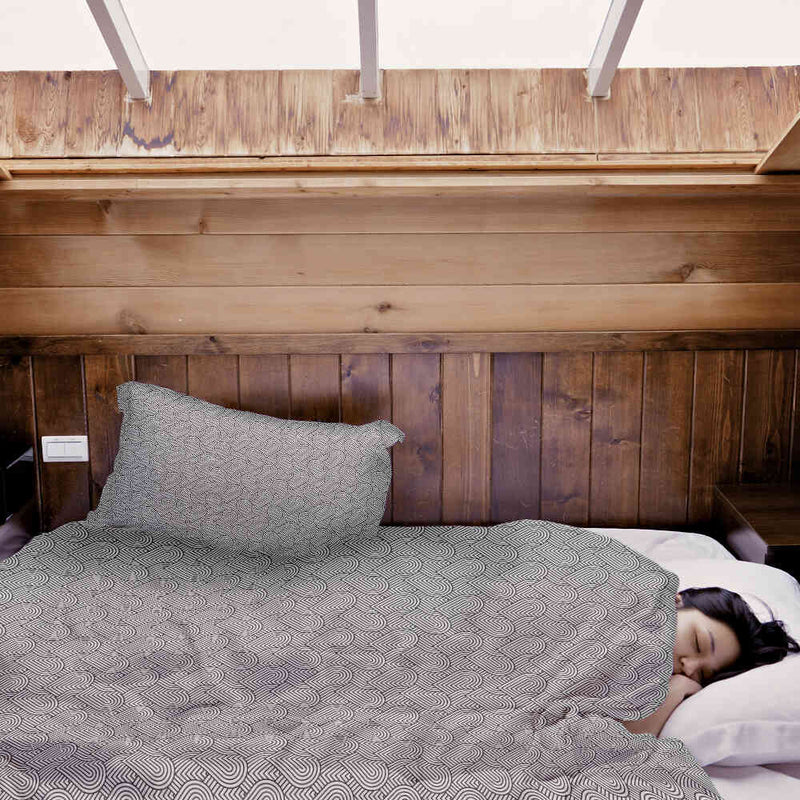 Set de ropa de cama con manta terapéutica gris corazones geométricos
