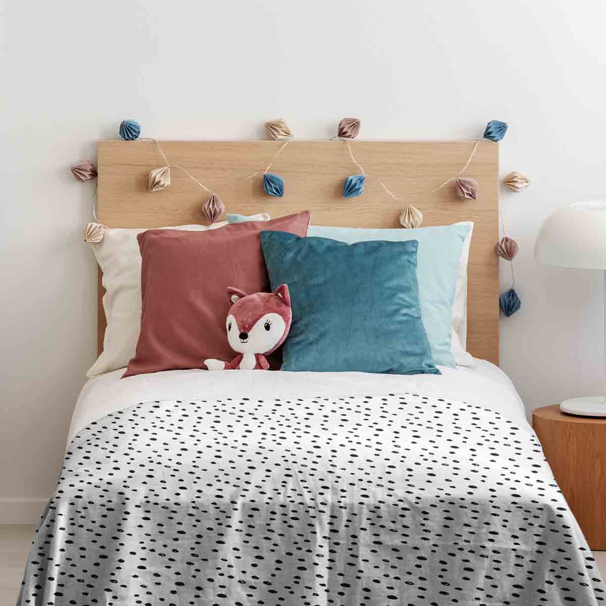 Juego de ropa de cama con manta terapéutica blanca con muchos puntos pequeños