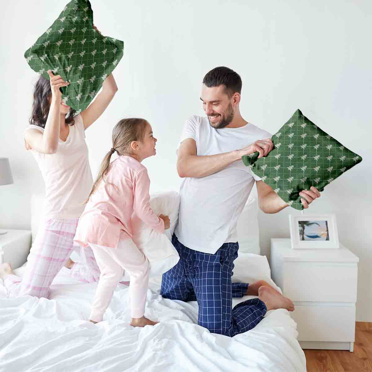 Almohada de salud verde con abetos