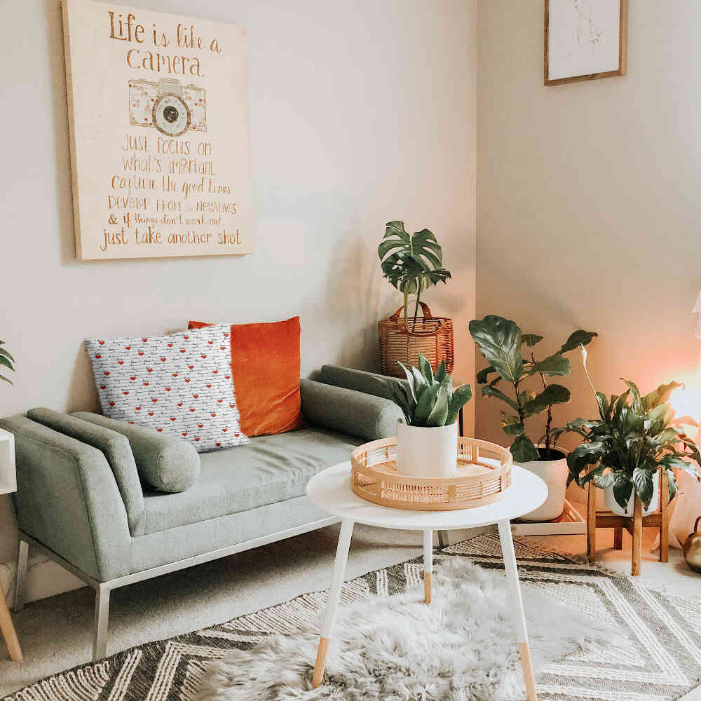 Almohada de salud blanca con inscripción Love