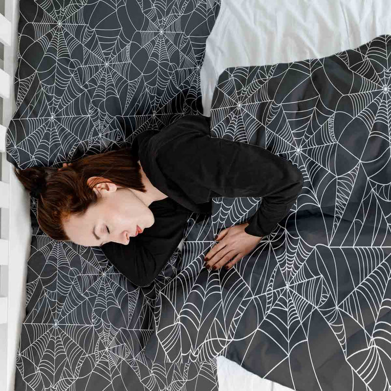 Set de ropa de cama con manta terapéutica negra con telaraña